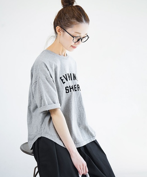SOLAMONAT（ソラモナ）の「パフ天竺　ハーフスリーブプリントTシャツ(EVENING)（Tシャツ/カットソー・レディース・杢グレー/ホワイト×ブラック/ブラック/ホワイト×レッド/ホワイト×グレー/ホワイト×ピンク・FREE）」の6枚目の写真
