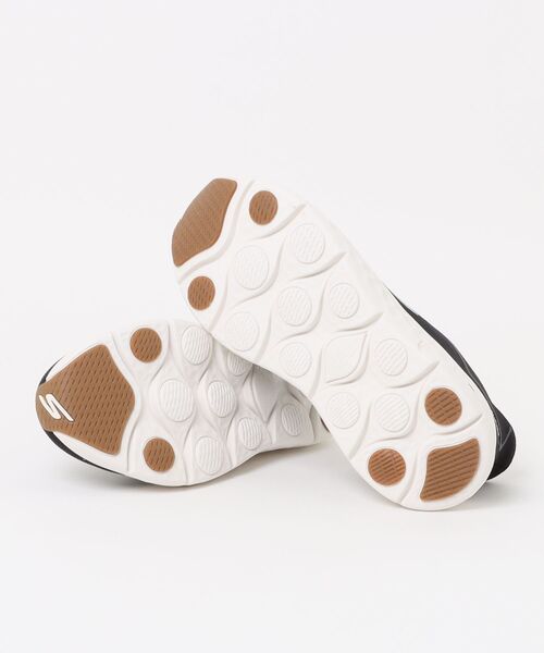 SKECHERS(スケッチャーズ)の「【SKECHERS】GO WALK MAX CUSHION(スニーカー・メンズ・ブラック×ホワイト/ベージュ・26.5cm/26.0cm/25.5cm/28.0cm/27.0cm)」の3枚目の写真