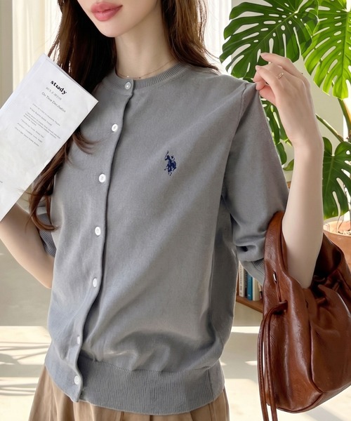 U.S. POLO ASSN.(ユーエスポロアッスン)の「【Ada.別注 U.S. POLO ASSN】半袖 クルーネック カーディガン(カーディガン/ボレロ・レディース・レッド/グレー/ネイビー・FREE)」の2枚目の写真