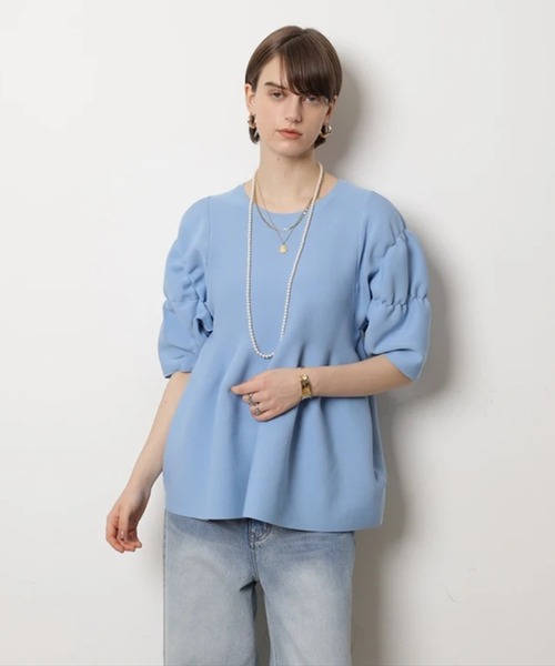 CADUNE(カデュネ)の「袖シャーリングペプラムニット(ニット/セーター・レディース・ライトブルー/ホワイト/ロイヤルブルー/ブラック・38)」の22枚目の写真