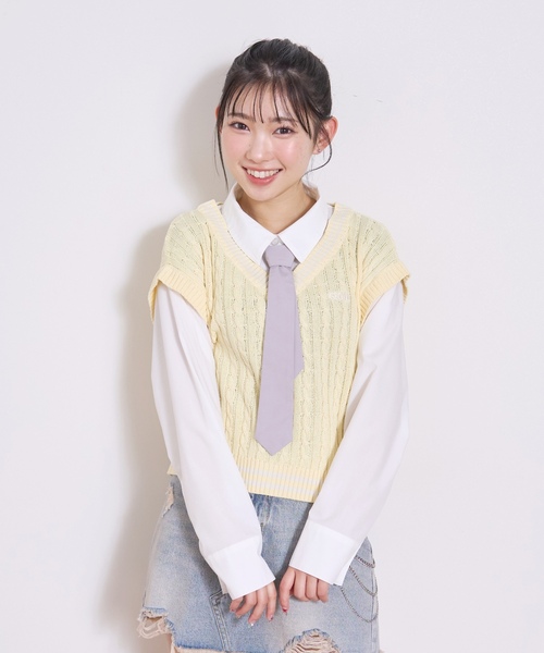 LOVETOXIC（ラブトキシック）の「【アラエル】ネクタイつきレイヤードベスト（シャツ/ブラウス・キッズ・イエロー/ネイビー/トップグレー/アイボリー・130cm/M:150cm/S:140cm/L:160cm）」の4枚目の写真