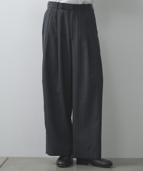 markaware(マーカウェア)の「【marka】2/72ウールトロピカルワッシャー / ツータックバギートラウザーズ / TWO TUCK BAGGY TROUSERS(スラックス・メンズ・ブラック/グレー・1/2)」の1枚目の写真