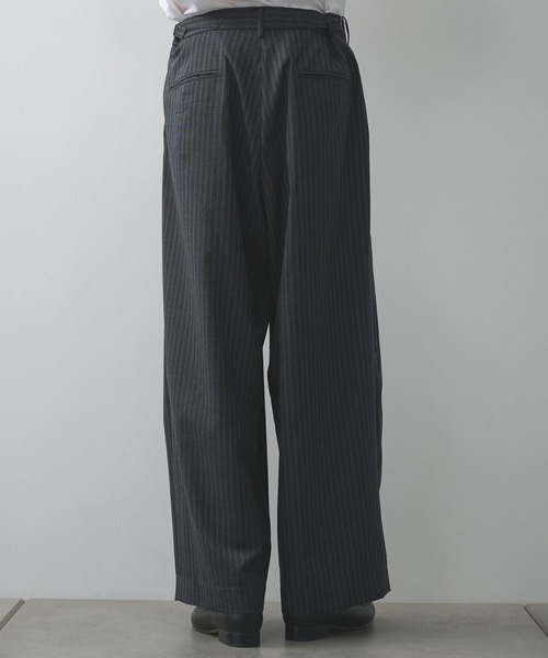 markaware(マーカウェア)の「【marka】2/72ウールトロピカルワッシャー / ツータックバギートラウザーズ / TWO TUCK BAGGY TROUSERS(スラックス・メンズ・ブラック/グレー・1/2)」の14枚目の写真