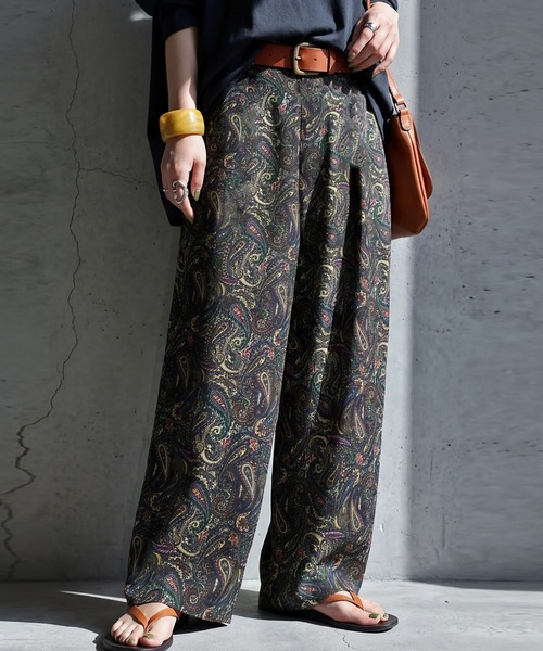 antiqua(アンティカ)の「ペイズリー柄 ワイドパンツ(その他パンツ・レディース・グリーン/ブラック・ONESIZE)」の1枚目の写真