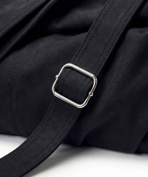 IDWS(アイドンワナセル)の「Form Shoulder Bag Black(ショルダーバッグ・レディース・その他・OS)」の6枚目の写真