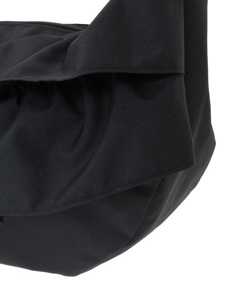 Candy Stripper（キャンディストリッパー）の「FRILL FRILL CURVE バッグ（ショルダーバッグ・レディース・ブラック・FREE）」の12枚目の写真