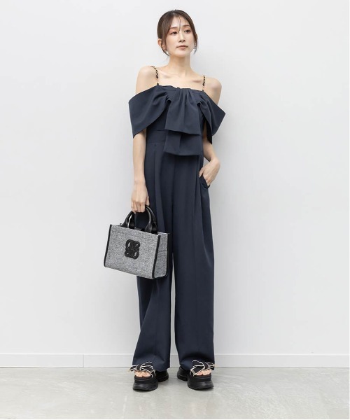 RANDA（ランダ）の「2WAYストラップリボンオールインワン（サロペット/オーバーオール・レディース・グレイッシュベージュ/ネイビー/チェック・0/1）」の6枚目の写真