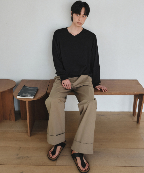 WEDNESDAY OASIS(ウェンズデーオアシス)の「ウォッシャブルミニマルVネックニット_BLACK(WC26-KN20)(ニット/セーター・メンズ・ブラック・X-LARGE/MEDIUM/LARGE)」の4枚目の写真