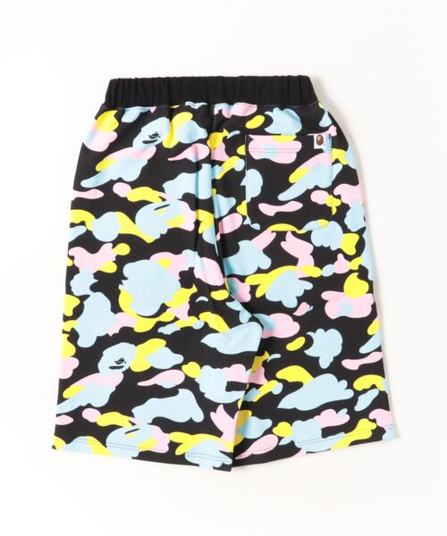 A BATHING APE（アベイシングエイプ）の「NEW MULTI CAMO SWEAT SHORTS（スウェットパンツ・レディース・ブラック/ホワイト・SMALL/X-SMALL）」の3枚目の写真