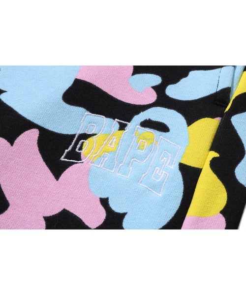 A BATHING APE（アベイシングエイプ）の「NEW MULTI CAMO SWEAT SHORTS（スウェットパンツ・レディース・ブラック/ホワイト・SMALL/X-SMALL）」の7枚目の写真