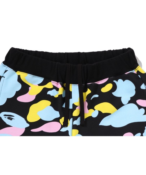 A BATHING APE（アベイシングエイプ）の「NEW MULTI CAMO SWEAT SHORTS（スウェットパンツ・レディース・ブラック/ホワイト・SMALL/X-SMALL）」の9枚目の写真