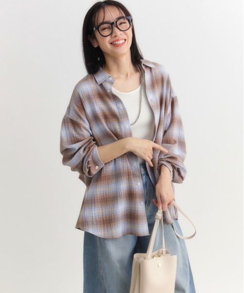 Right-on（ライトオン）の「【HONEYSUCKLE ROSE】チェックビッグシャツ（シャツ/ブラウス・レディース・ブラック/ベージュ/ブラウン・M/L/S）」の2枚目の写真