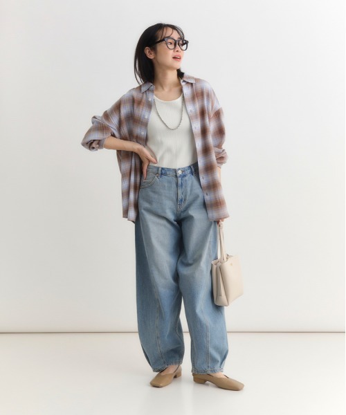 Right-on（ライトオン）の「【HONEYSUCKLE ROSE】チェックビッグシャツ（シャツ/ブラウス・レディース・ブラック/ベージュ/ブラウン・M/L/S）」の19枚目の写真