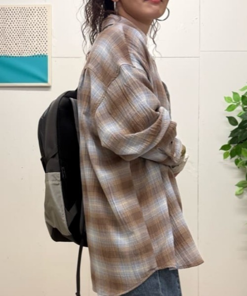 Right-on（ライトオン）の「HONEYSUCKLE ROSE(ハニーサックルローズ)チェックビッグシャツ（シャツ/ブラウス・レディース・ブラック/ベージュ/ブラウン・M/L/S）」の6枚目の写真