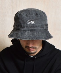 Sunny Smith（サニースミス）の「ロゴ刺繍 ピグメント バケットハット（ハット）」