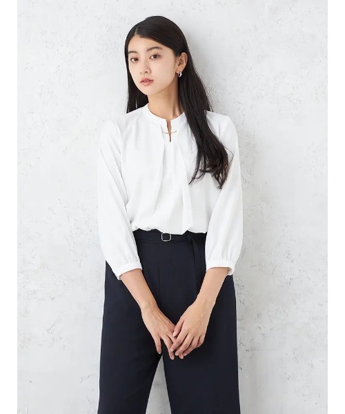 HARUYAMA（ハルヤマ）の「2WAYアクセ付きスキッパーブラウス カットソー ソフィーチェ 通年 【SOFFICE】（シャツ/ブラウス・レディース・ブルー/ライトグレー/オフホワイト・S/LL/M/L）」の3枚目の写真