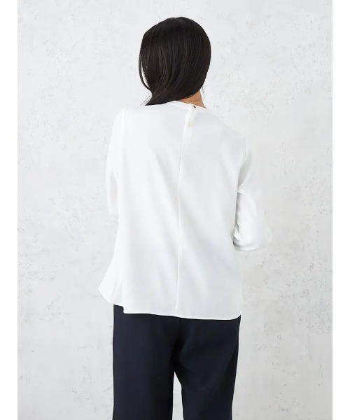 HARUYAMA（ハルヤマ）の「2WAYアクセ付きスキッパーブラウス カットソー ソフィーチェ 通年 【SOFFICE】（シャツ/ブラウス・レディース・ブルー/ライトグレー/オフホワイト・S/LL/M/L）」の15枚目の写真