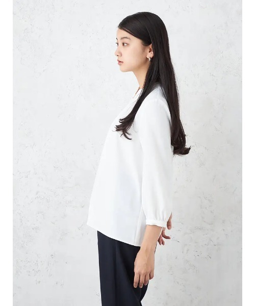 HARUYAMA（ハルヤマ）の「2WAYアクセ付きスキッパーブラウス カットソー ソフィーチェ 通年 【SOFFICE】（シャツ/ブラウス・レディース・ブルー/ライトグレー/オフホワイト・S/LL/M/L）」の14枚目の写真