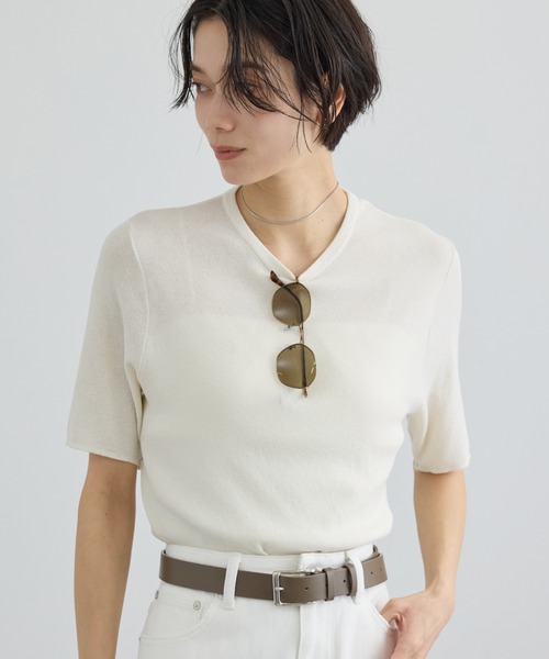 SALON adam et rope'(サロン アダム エ ロペ)の「LOTUS アームカバーTシャツ(Tシャツ/カットソー・レディース・ブラウン/レッド/オフホワイト・FREE)」の2枚目の写真