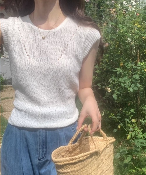 SallyLunn(サリーラン)の「透かし編みサマーニットトップス(ニット/セーター・レディース・ホワイト/ブラック/ベージュ・FREE)」の2枚目の写真