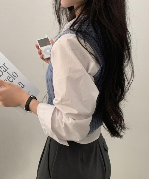 SEU（エスイーユー）の「シンプル ショート丈 ベーシッククロップドシャツ オフィスカジュアル きれいめカジュアル レディース韓国風（シャツ/ブラウス・レディース・ブラック/ブルー/ホワイト/ネイビー/ミント・フリー）」の11枚目の写真