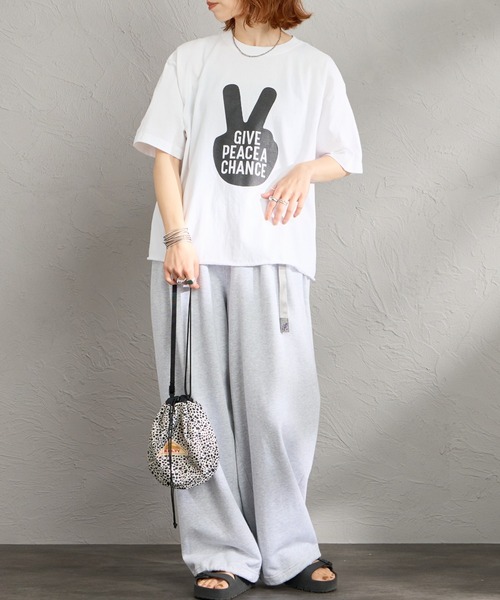 FUNG（ファング）の「[FUNG/ファング] GIVE PEACE カットオフ プリントTシャツ（Tシャツ/カットソー・レディース・ブラック/ホワイト・M）」の3枚目の写真