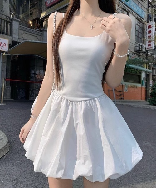 Teem Store(チームストア)の「【26年春夏新作】バルーンスカートキャミワンピース ミニ丈 異素材切り替え(ワンピース・レディース・ホワイト/ブラック・F)」の9枚目の写真