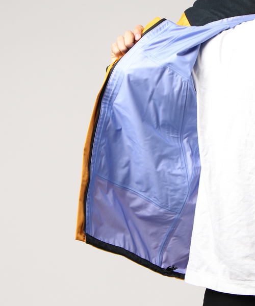 THE NORTH FACE(ザノースフェイス)の「ザ・ノース・フェイス メンズゴアテックスマウンテンジャケット / マウンテンレインテックスジャケット(マウンテンパーカー・メンズ・ダークグリーン/ブラック/ダークブルー/セージグリーン/ネイビー/カーキブラウン/ダークグレー/イエロー/ダークネイビー/ターコイズブルー/ダークカーキ/スカイブルー/レッド/フレッシュイエロー・LARGE/X-LARGE/MEDIUM/SMALL)」の17枚目の写真