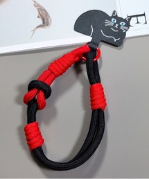 ALWAYS GOOD TIME（オルウェイズグッドタイム）の「キャットチャーム付き パラコードスマホストラップ / ハンドストラップ（スマホグッズ）」