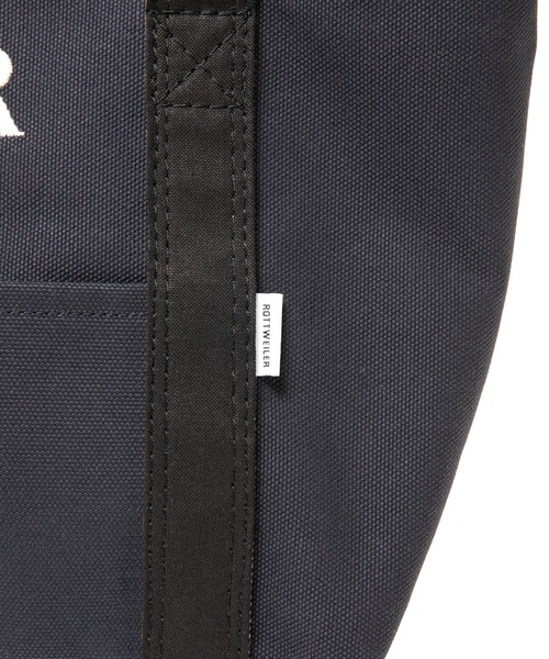 ROTTWEILER（ロットワイラー）の「R9 MIDIUM TOTE BAG（トートバッグ・メンズ・アイボリー/ネイビー・ONE SIZE）」の6枚目の写真