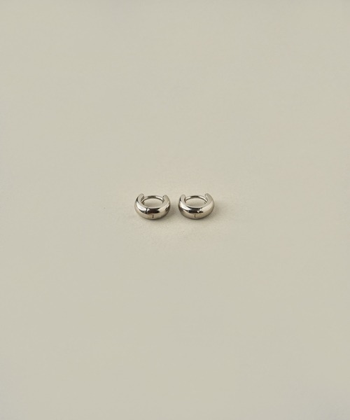 VATSURICA(バツリカ)の「〈VATSURICA〉silver925 / ベーシック ミニ フープピアス 8mm(ピアス(両耳用)・レディース・シルバー/ゴールド・FREE)」の4枚目の写真