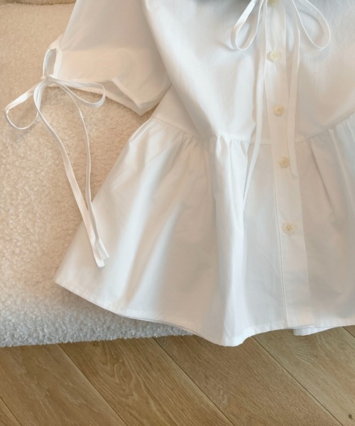 AMAJI（アマジ）の「リボン ウエストシェイプ 半袖 トップス（その他トップス・レディース・ライトブルー/ホワイト・SMALL/MEDIUM/LARGE）」の4枚目の写真