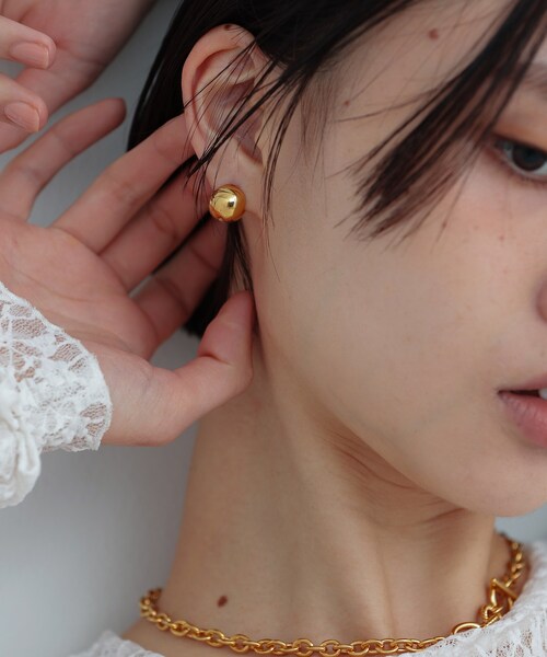 COCOSHNIK ONKITSCH(ココシュニックオンキッチュ)の「シルバー コンビカラー ハギーピアス ボールS(ピアス(両耳用)・レディース・クリア・00)」の3枚目の写真
