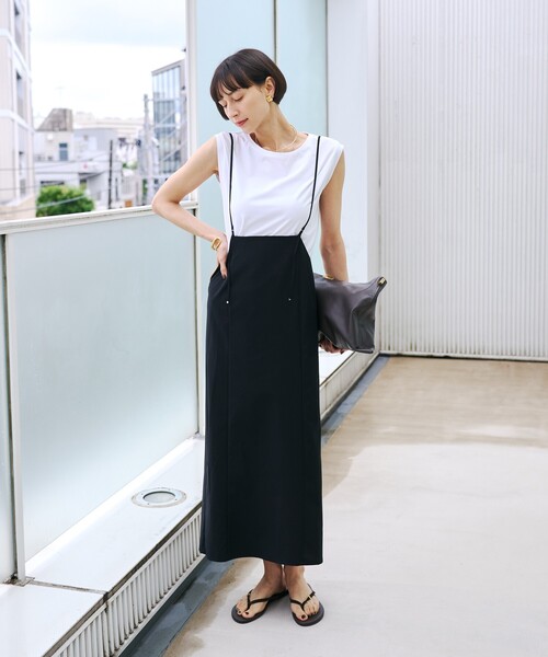 EMMA ROUGE VIF(エマルージュヴィフ)の「【2点セット/細見え】フレンチスリーブTシャツ×サスペンダースカート/キャミワンピース/スリットスカート/秋服/夏服/オフィスカジュアル/大人カジュアル(ジャンパースカート・レディース・ブラック/ライトベージュ・フリー)」の3枚目の写真
