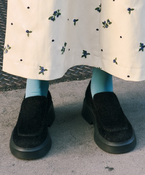 Ameri(アメリ)の「PLATFORM MIX MATERIAL LOAFER(ローファー・レディース・マルチ/ブラック・LARGE/MEDIUM/SMALL)」の2枚目の写真