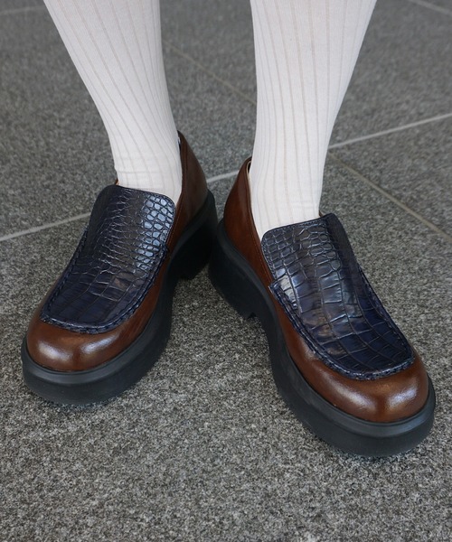 Ameri(アメリ)の「PLATFORM MIX MATERIAL LOAFER(ローファー・レディース・マルチ/ブラック・LARGE/MEDIUM/SMALL)」の3枚目の写真