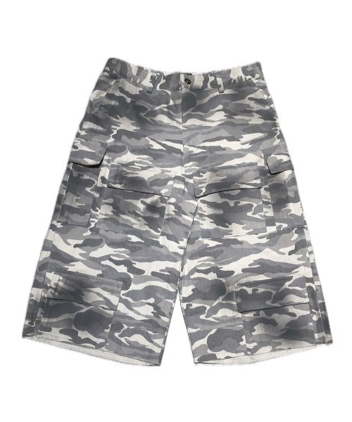 E RIN AI E(オリンアイ)の「【E RIN AI E】DISTRESSED CAMO CARGO BERMUDA PANTS / 【オリンアイ】カモ柄カーゴバミューダパンツ(カーゴパンツ・メンズ・グレー・L/M)」の2枚目の写真