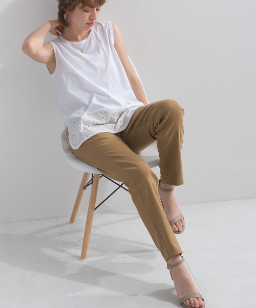 OMNES(オムネス)の「美脚ストレッチ テーパードシルエットタックパンツ(その他パンツ・レディース・ネイビー/ブラック/ベージュ・LARGE/MEDIUM/SMALL)」の10枚目の写真