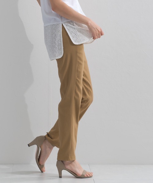 OMNES(オムネス)の「美脚ストレッチ テーパードシルエットタックパンツ(その他パンツ・レディース・ネイビー/ブラック/ベージュ・LARGE/MEDIUM/SMALL)」の13枚目の写真