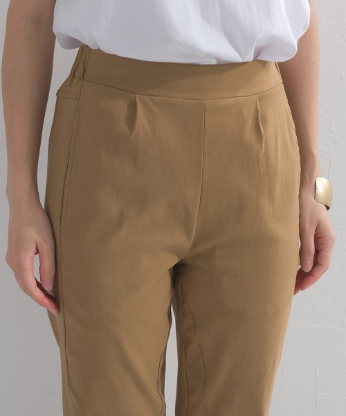 OMNES(オムネス)の「美脚ストレッチ テーパードシルエットタックパンツ(その他パンツ・レディース・ネイビー/ブラック/ベージュ・LARGE/MEDIUM/SMALL)」の19枚目の写真