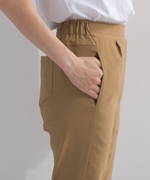 OMNES(オムネス)の「美脚ストレッチ テーパードシルエットタックパンツ(その他パンツ・レディース・ネイビー/ブラック/ベージュ・LARGE/MEDIUM/SMALL)」の21枚目の写真