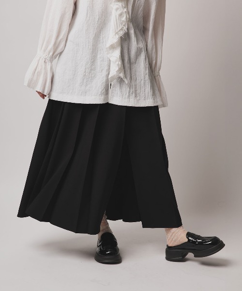 W:Huku（フーク）の「【W:Huku / ソフトタッチツイル】スリット プリーツ スカート / Soft-Touch Twill Slit Pleated Skirt（スカート・レディース・ブラック/ベージュ系その他/ブラウン系その他/グレー系その他・FREE）」の16枚目の写真