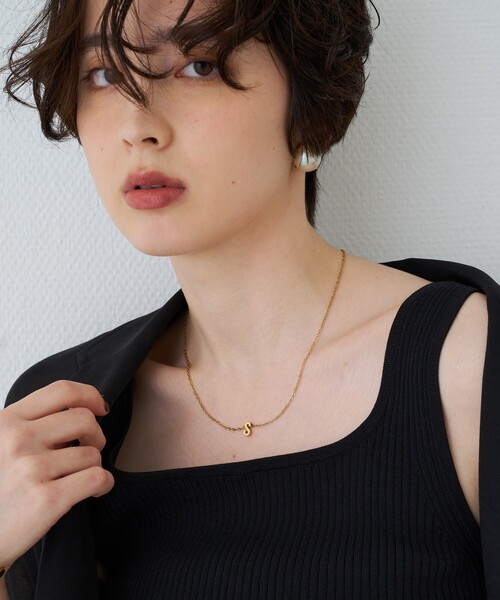 Rouge vif(ルージュヴィフ)の「【PETIT MOMENTS/プティ・モーメント】「S」イニシャルモチーフネックレス Initial NL“S”(ネックレス・レディース・ゴールド・フリー)」の3枚目の写真