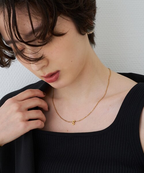 Rouge vif(ルージュヴィフ)の「【PETIT MOMENTS/プティ・モーメント】「S」イニシャルモチーフネックレス Initial NL“S”(ネックレス・レディース・ゴールド・フリー)」の4枚目の写真