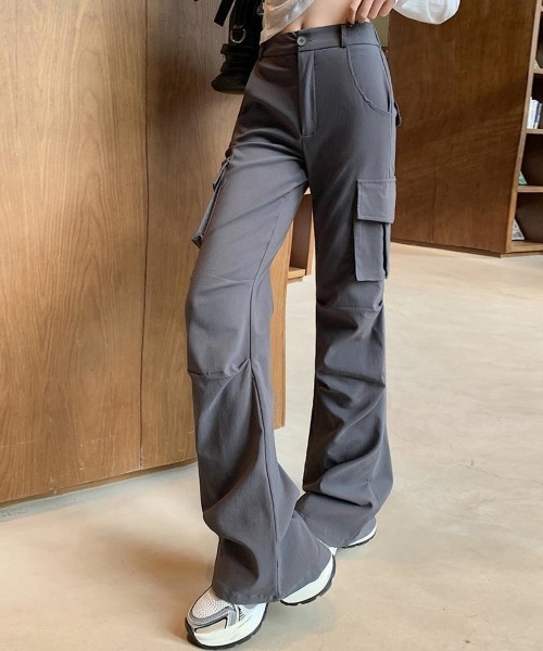 maison de LATIR(メゾンドラティール)の「カーゴディテールでシンプルコーデを格上げ、夏服フレアワイドパンツ(その他パンツ・レディース・グレー/ブラック・FREE)」の7枚目の写真