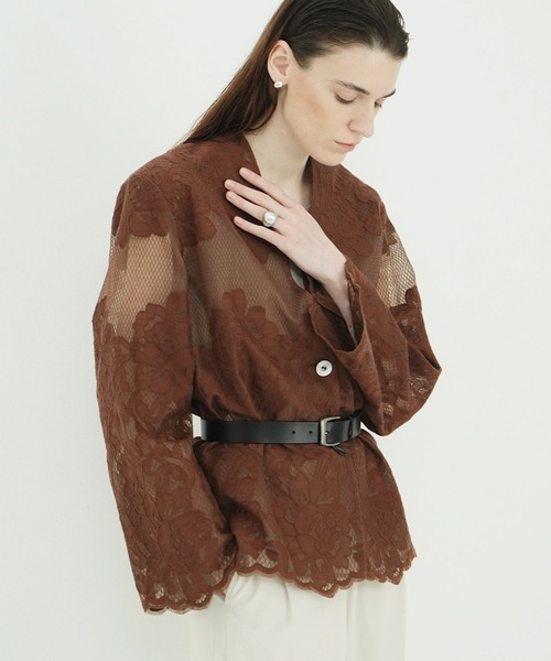 CLANE(クラネ)の「FLOWER LACE WIDE SHIRT JACKET(その他アウター・レディース・ホワイト/ブラック/ブラウン・1/2)」の3枚目の写真