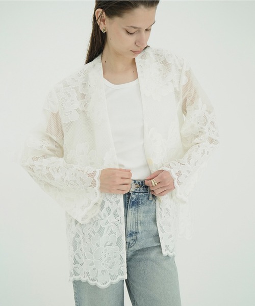 CLANE(クラネ)の「FLOWER LACE WIDE SHIRT JACKET(その他アウター・レディース・ホワイト/ブラック/ブラウン・1/2)」の6枚目の写真
