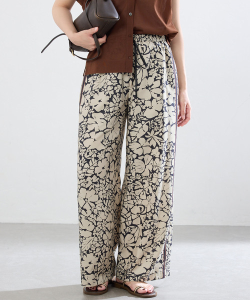 IENA(イエナ)の「Flowerプリント サイドラインパンツ(その他パンツ・レディース・グリーン/ベージュ・38/36)」の5枚目の写真