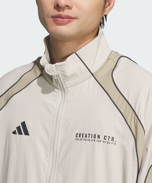 adidas(アディダス)の「BRAND LOVE ルーズフィット ライト ウーブン ジャケット / アディダス adidas(ジャージ・メンズ・ベージュ・X-SMALL/X-LARGE/SMALL/XX-LARGE/3XL/LARGE/MEDIUM)」の5枚目の写真