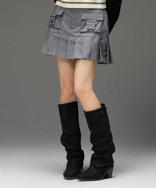 X-girl（エックスガール）の「STRIPE PLEATS HEM MINI SKIRT（スカート・レディース・ブラック/グレー・M/S）」の2枚目の写真